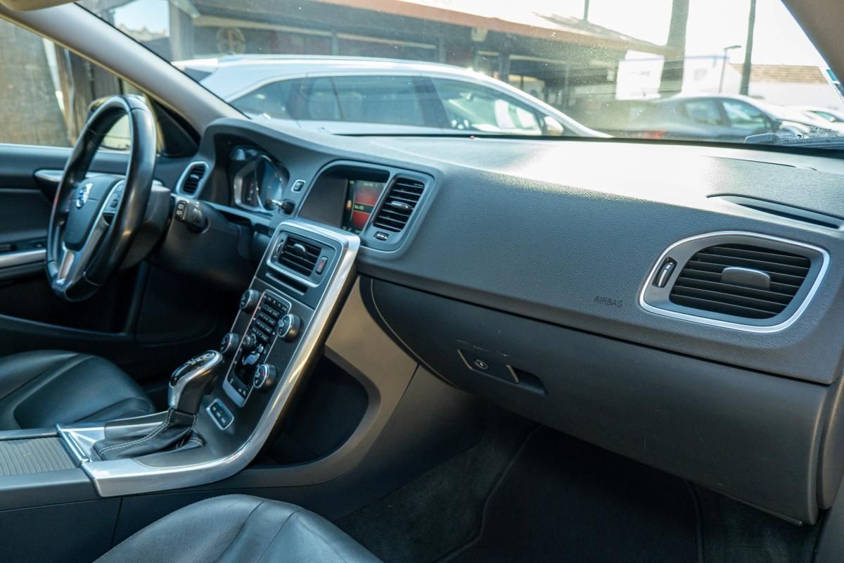 volvo-v60-2013-hibrido-a-diesel-2400cc