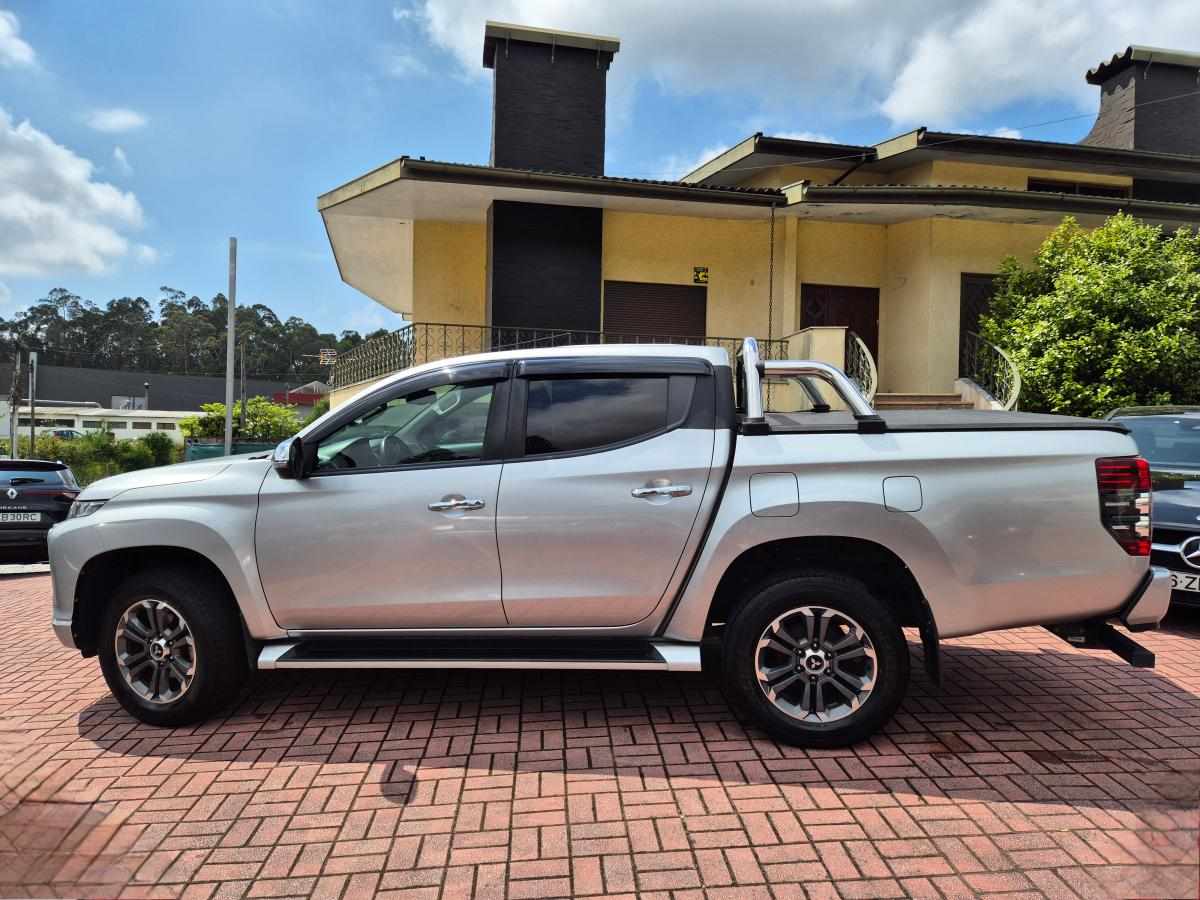 mitsubishi-strakar-2021-diesel-2268cc