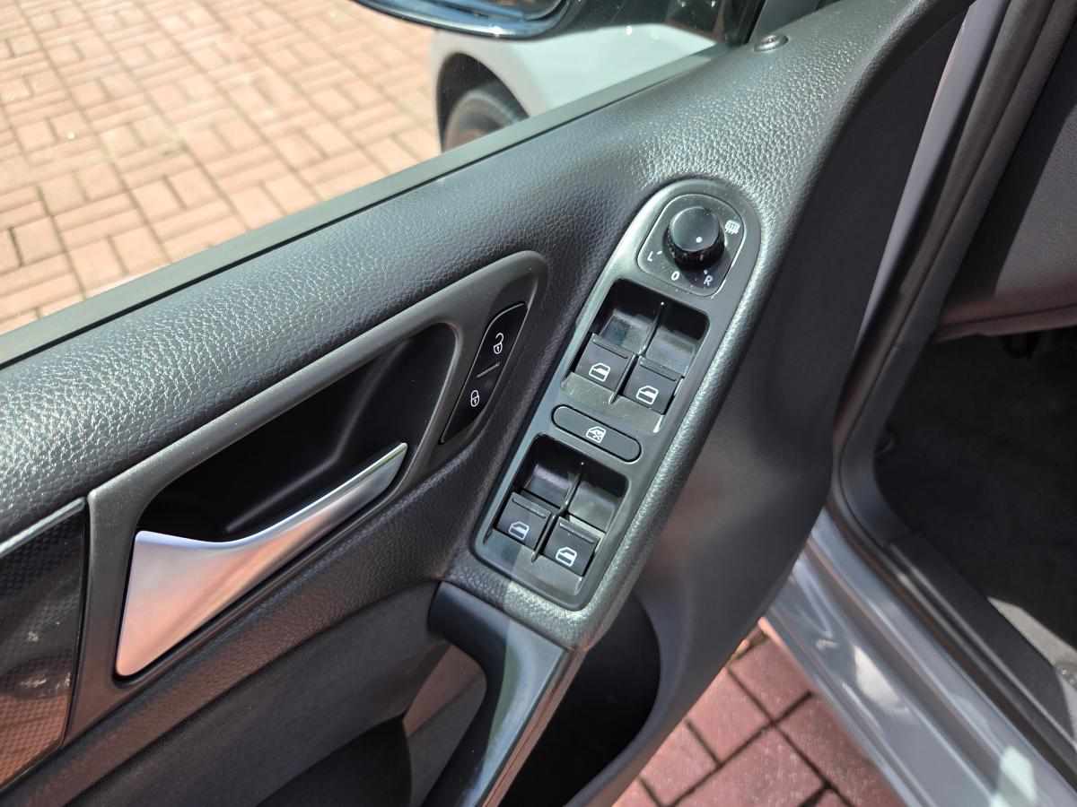 volkswagen-golf-1-6-tdi-2011-diesel-1598cc