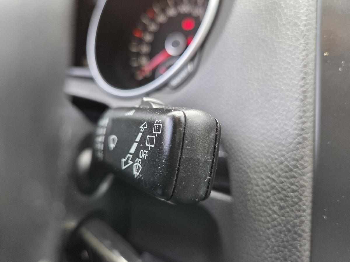volkswagen-golf-1-6-tdi-2011-diesel-1598cc