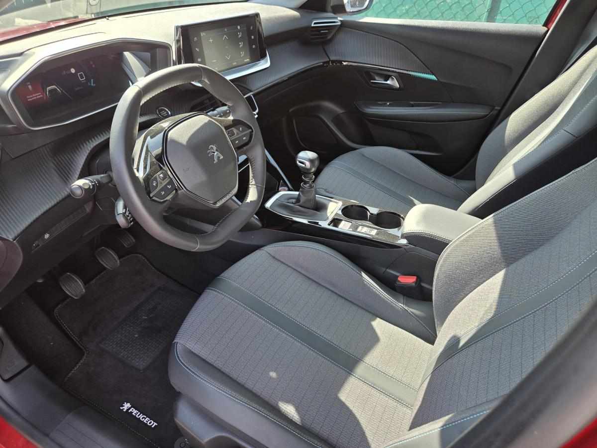 peugeot-208-1-2-puretech-2023-gasolina-1199cc
