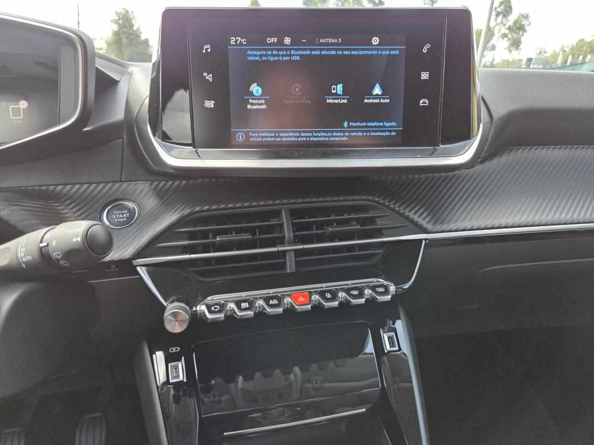 peugeot-208-1-2-puretech-2023-gasolina-1199cc