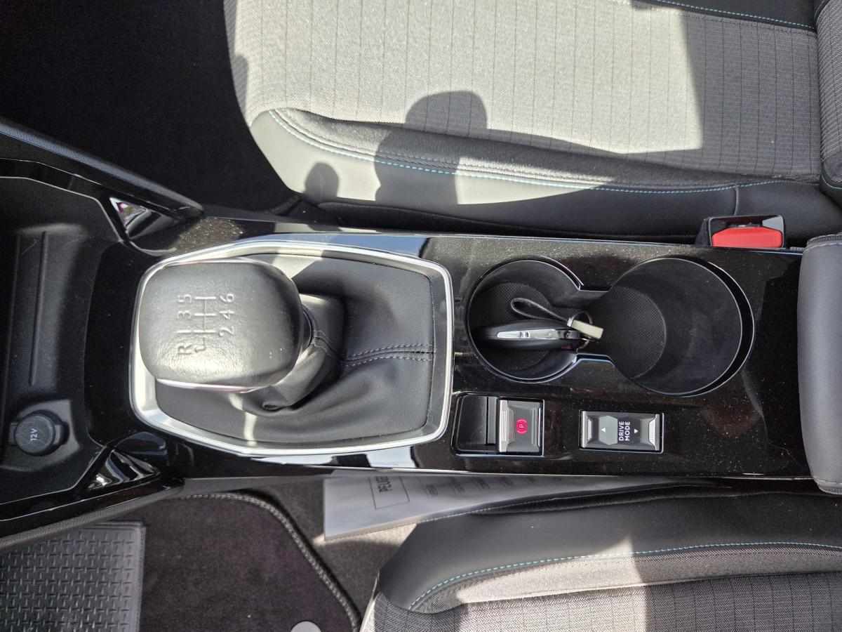 peugeot-208-1-2-puretech-2023-gasolina-1199cc