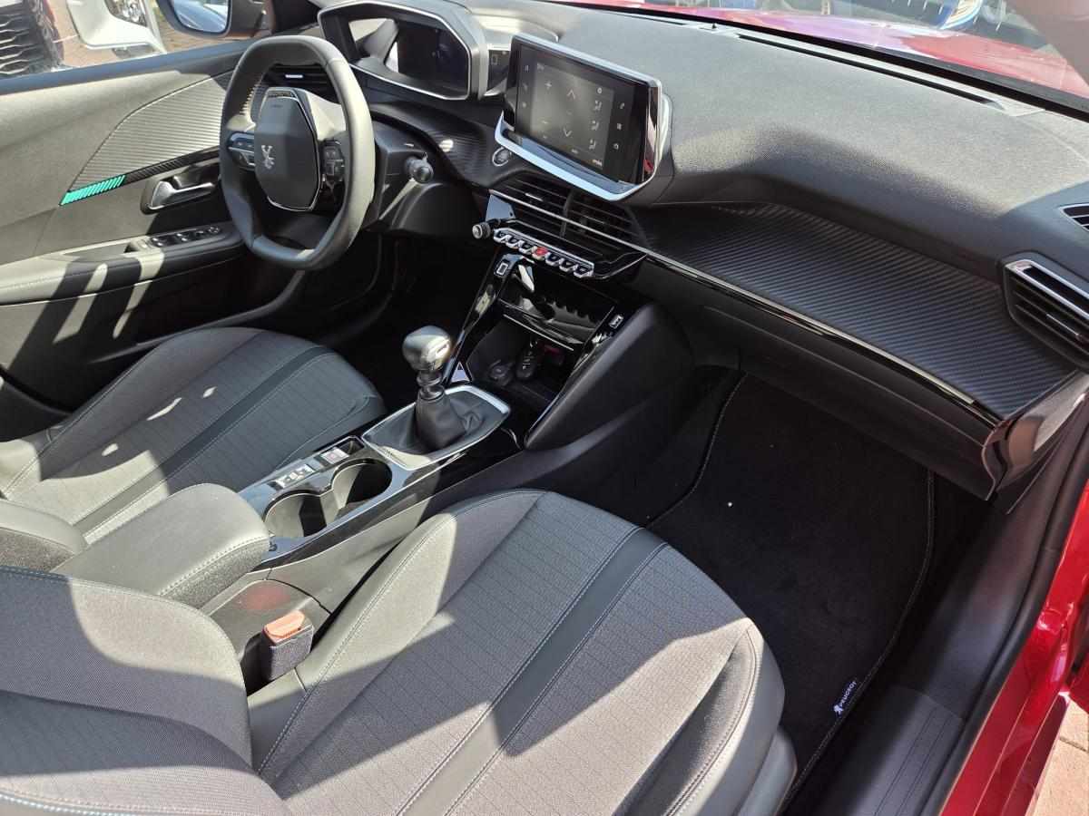 peugeot-208-1-2-puretech-2023-gasolina-1199cc
