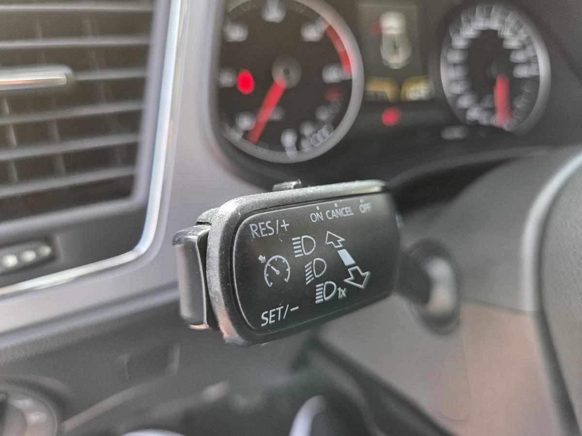 seat-leon-1-6-tdi-2018-diesel-1598cc