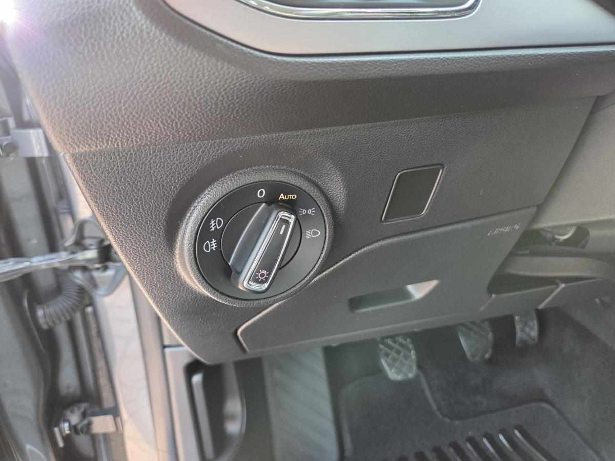 seat-leon-1-6-tdi-2018-diesel-1598cc