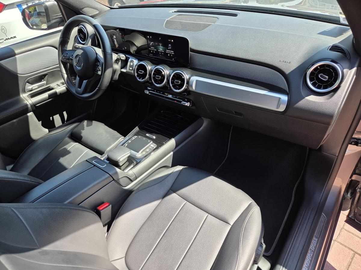 mercedes-benz-glb-180-d-2023-diesel-1950cc