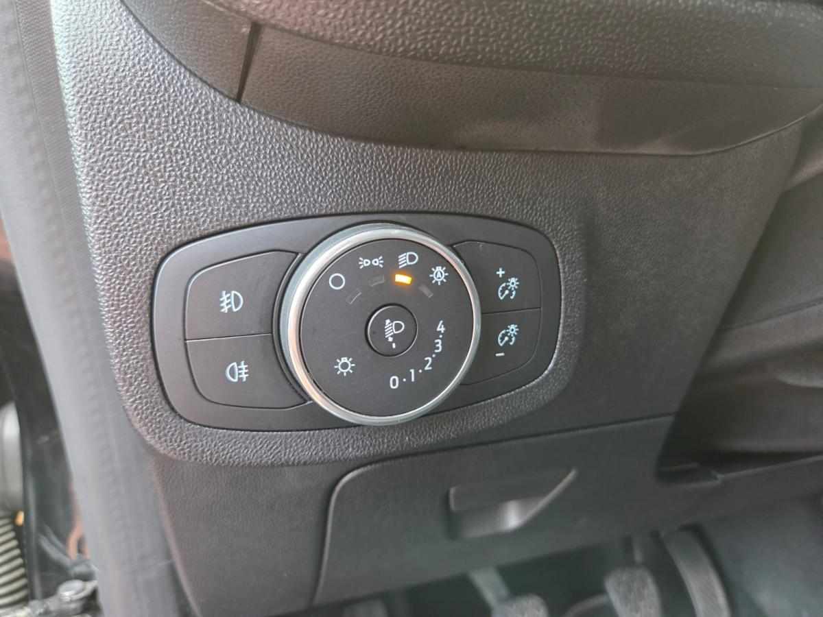 ford-fiesta-1-1-2017-gasolina-1084cc