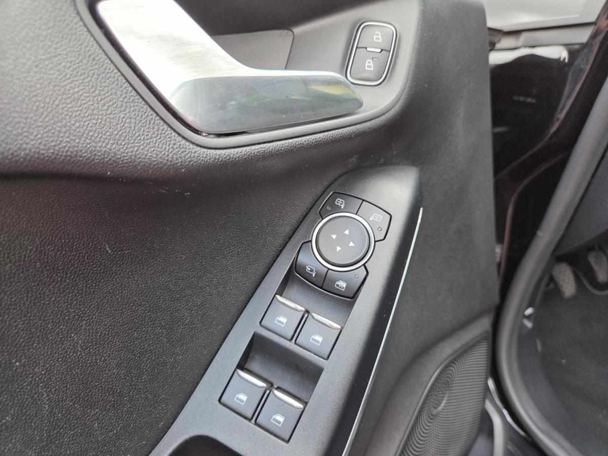 ford-fiesta-1-1-2017-gasolina-1084cc