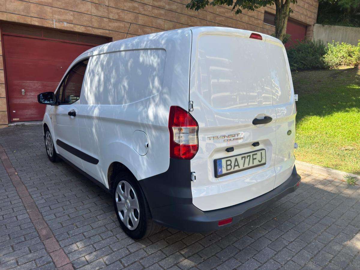 ford-transit-courier-2023-diesel-1499cc