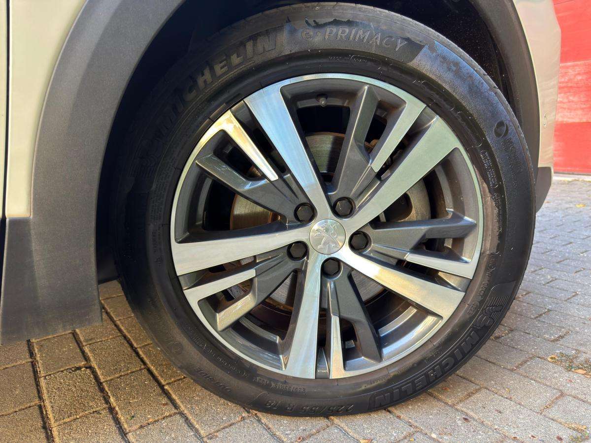 peugeot-3008-2023-hibrido-a-gasolina-1598cc