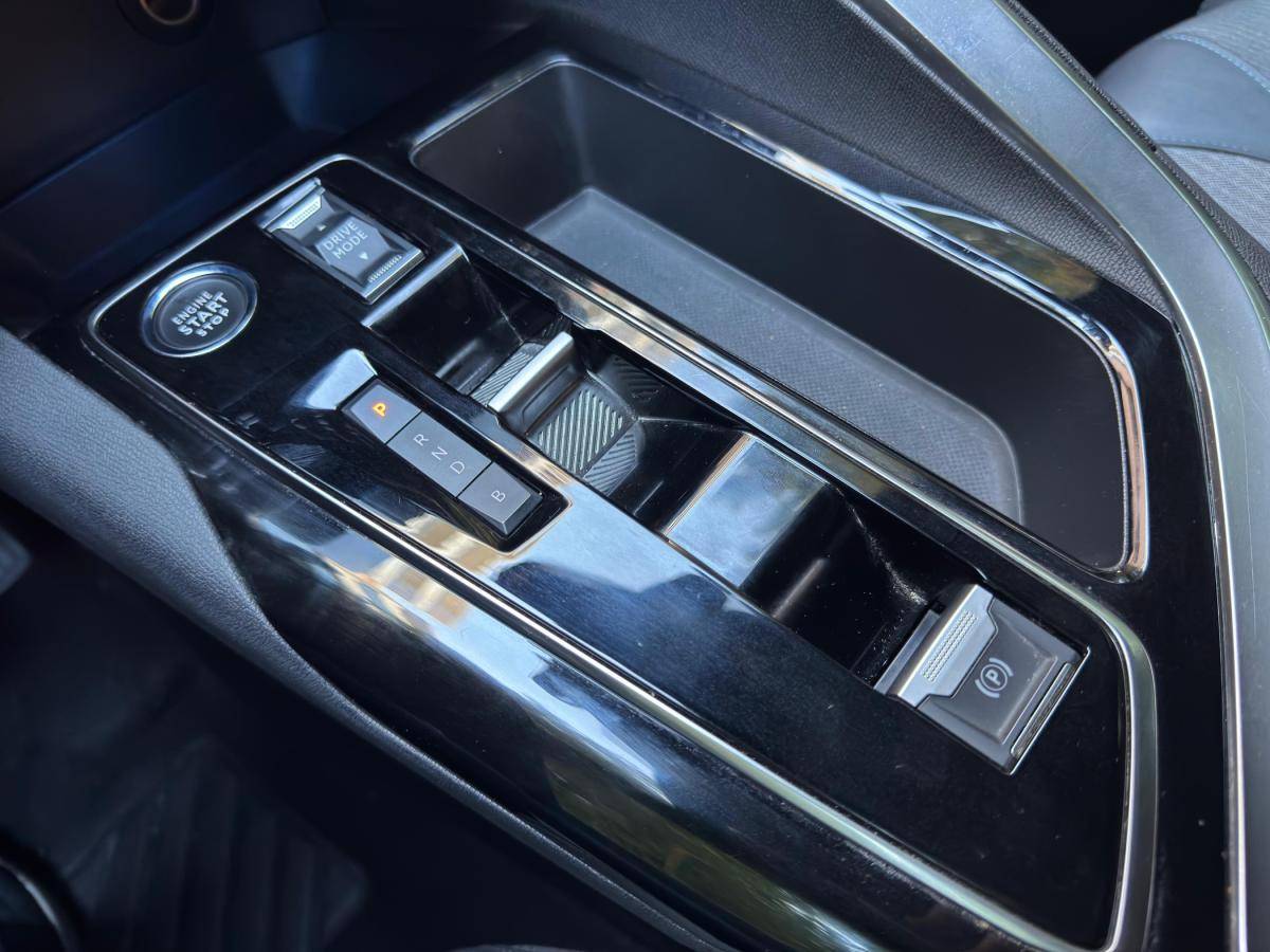 peugeot-3008-2023-hibrido-a-gasolina-1598cc