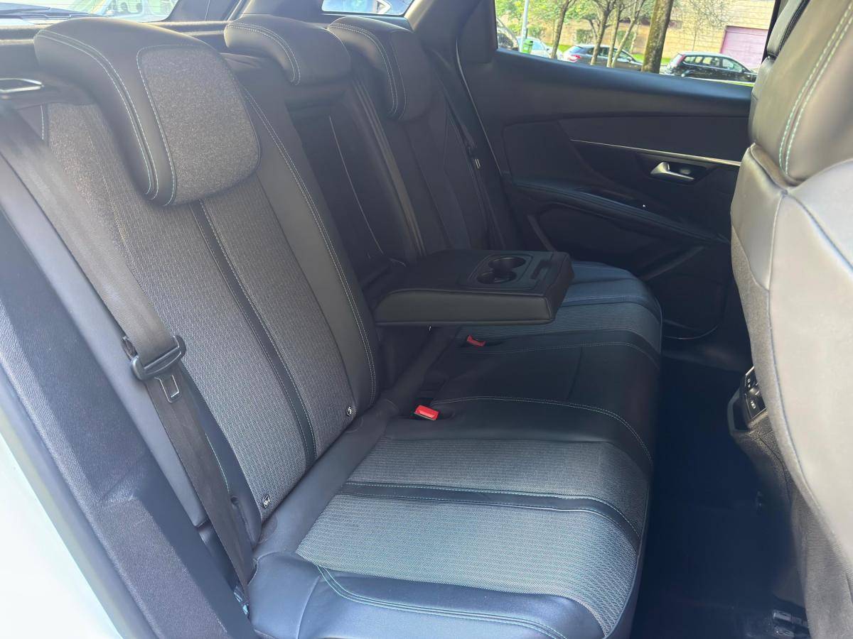 peugeot-3008-2023-hibrido-a-gasolina-1598cc