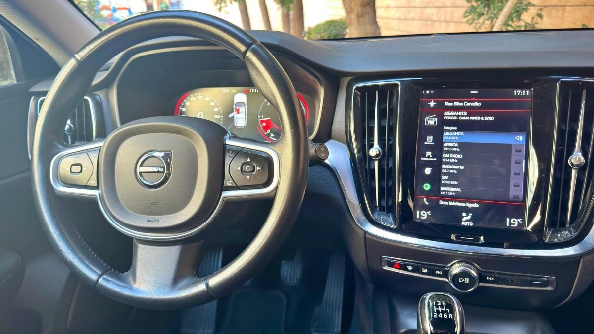 volvo-v60-2018-diesel-1969cc
