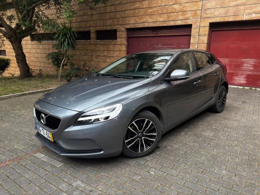 volvo-v40-2017-diesel-1969cc