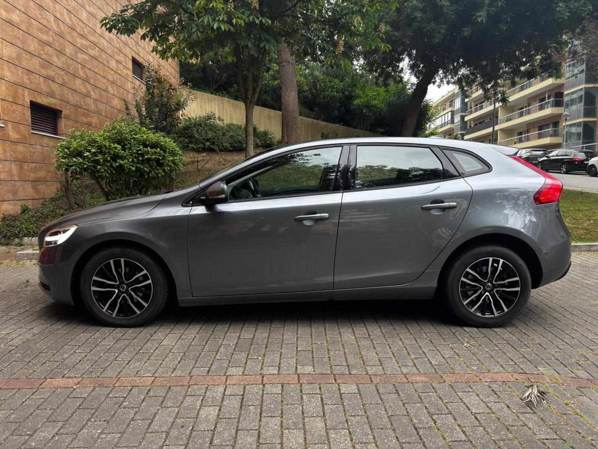 volvo-v40-2017-diesel-1969cc