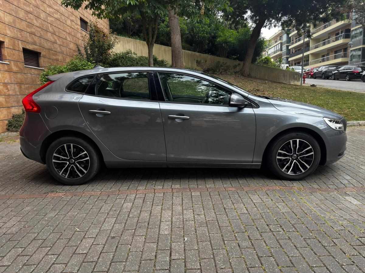 volvo-v40-2017-diesel-1969cc