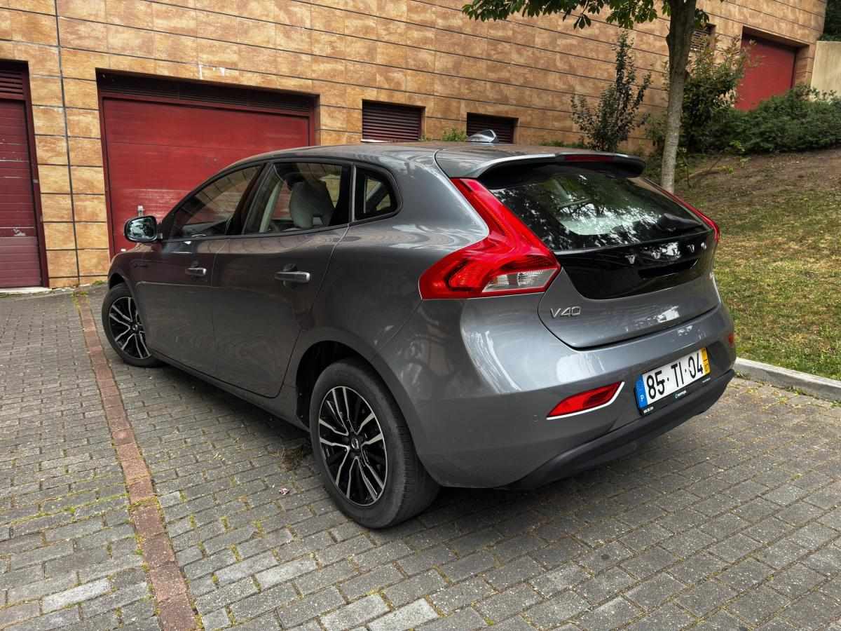 volvo-v40-2017-diesel-1969cc