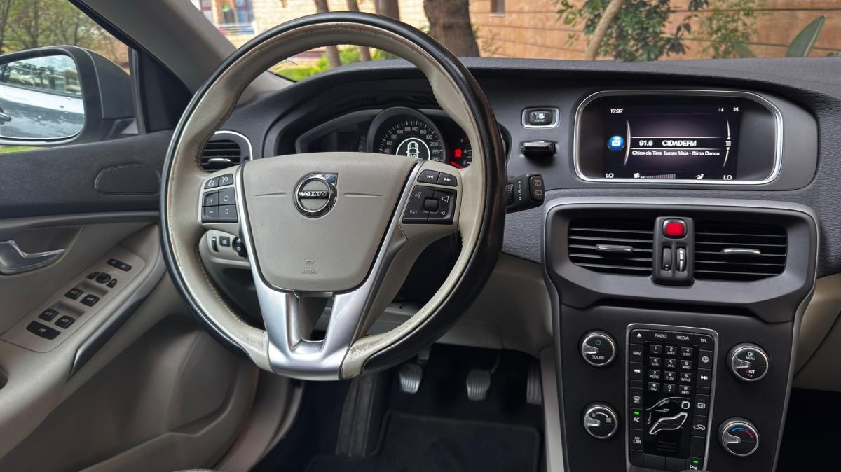 volvo-v40-2017-diesel-1969cc