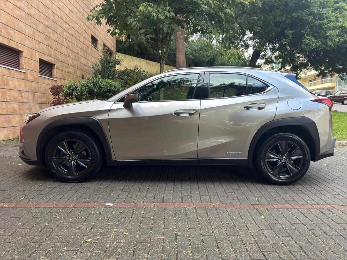 lexus-ux-2022-hibrido-a-gasolina-1987cc