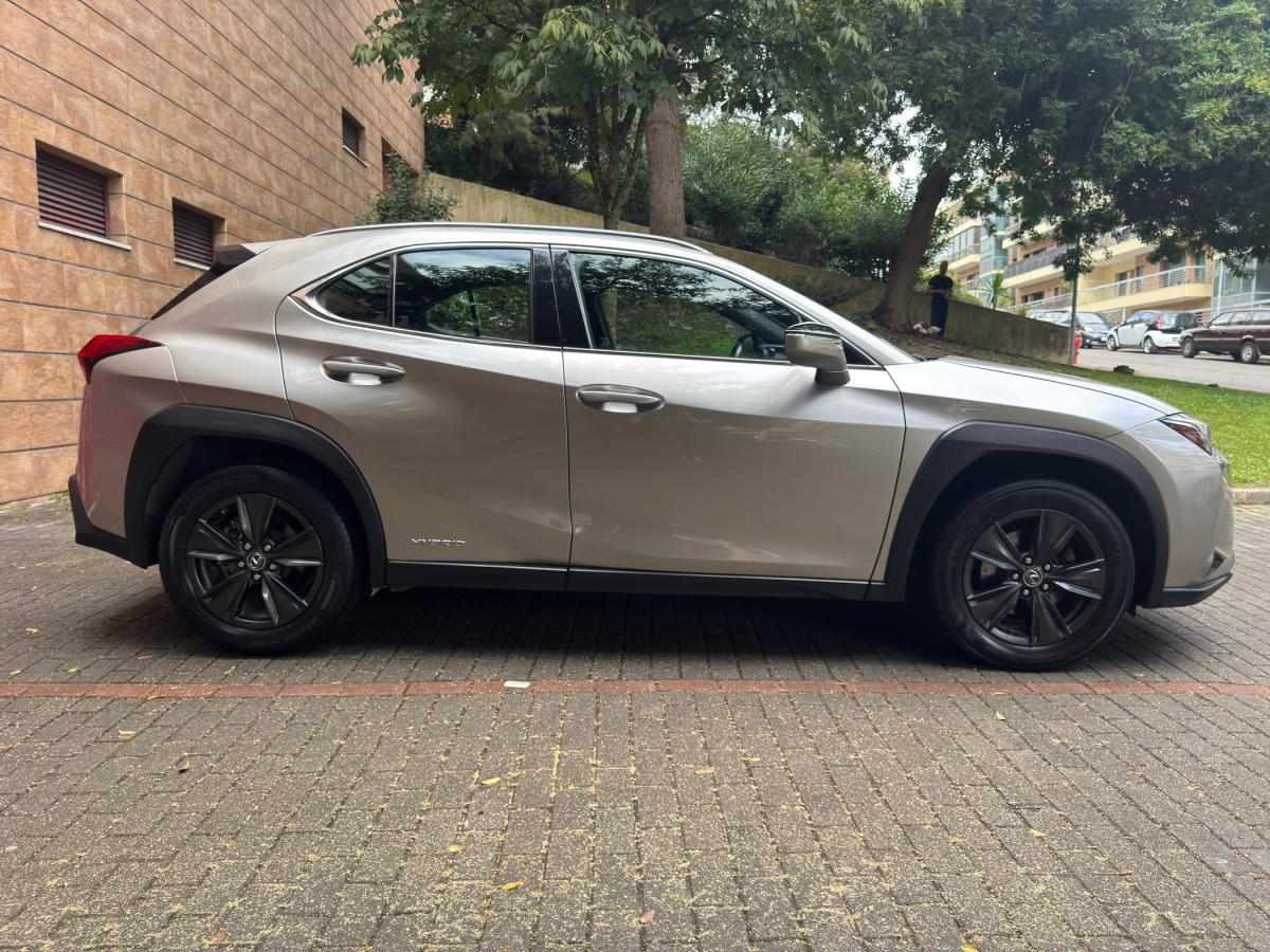 lexus-ux-2022-hibrido-a-gasolina-1987cc