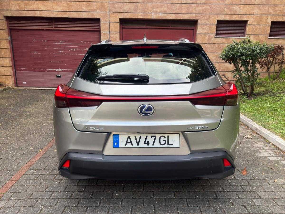 lexus-ux-2022-hibrido-a-gasolina-1987cc