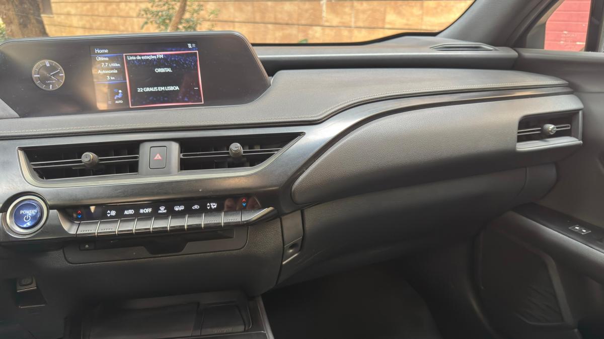 lexus-ux-2022-hibrido-a-gasolina-1987cc