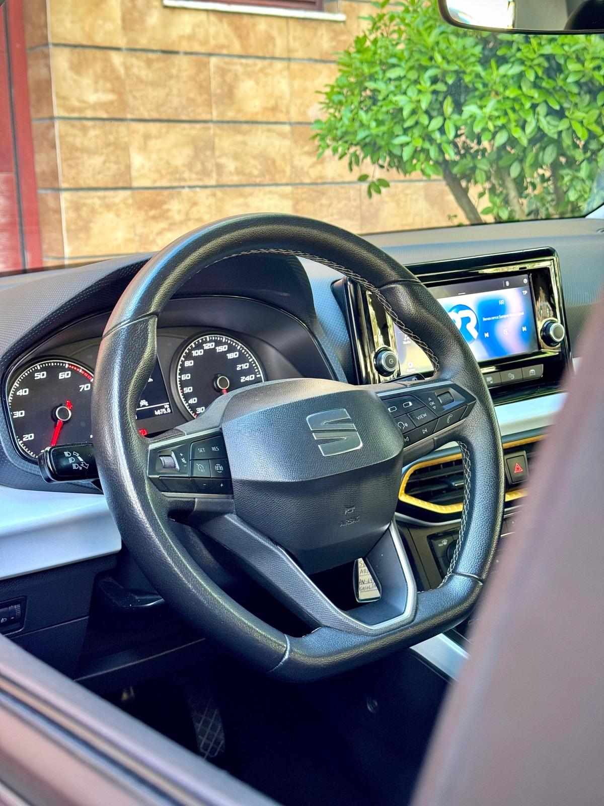 seat-arona-2023-gasolina-999cc