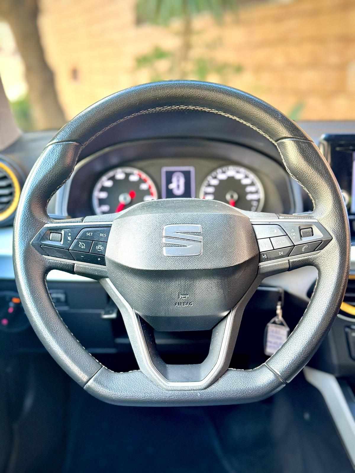seat-arona-2023-gasolina-999cc