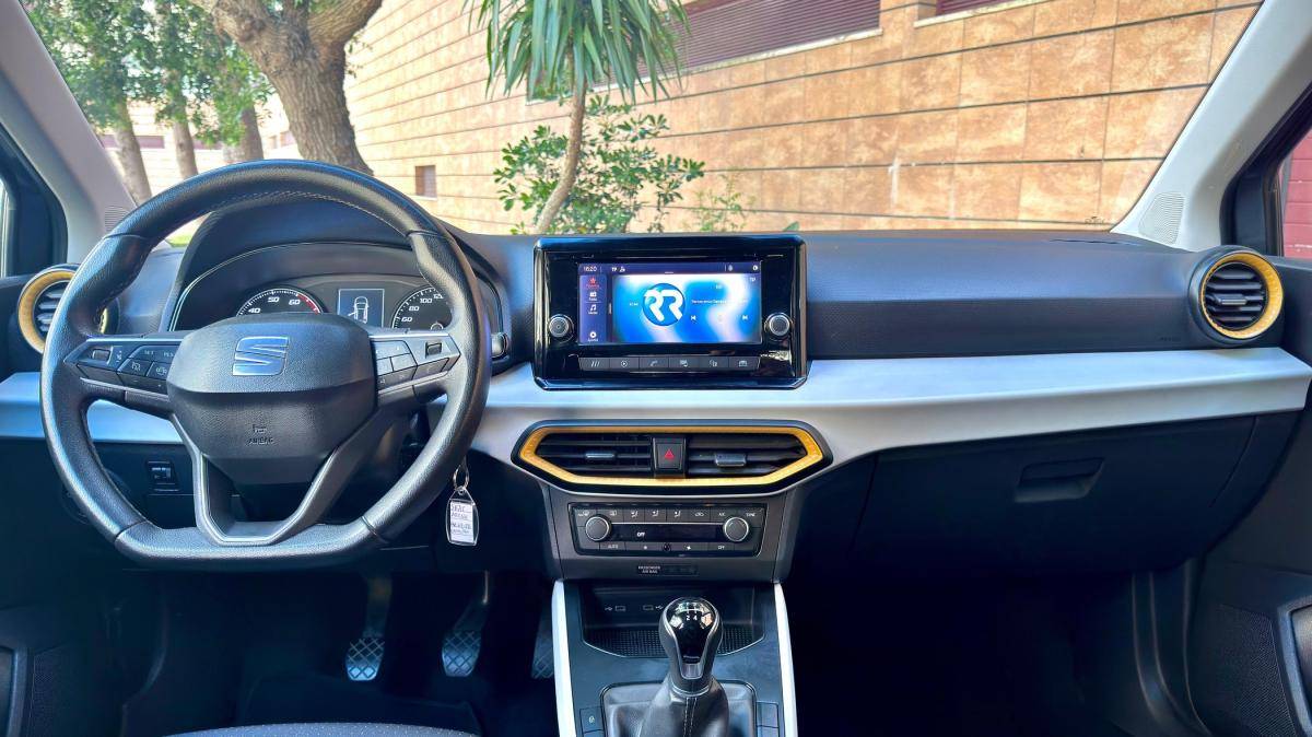 seat-arona-2023-gasolina-999cc