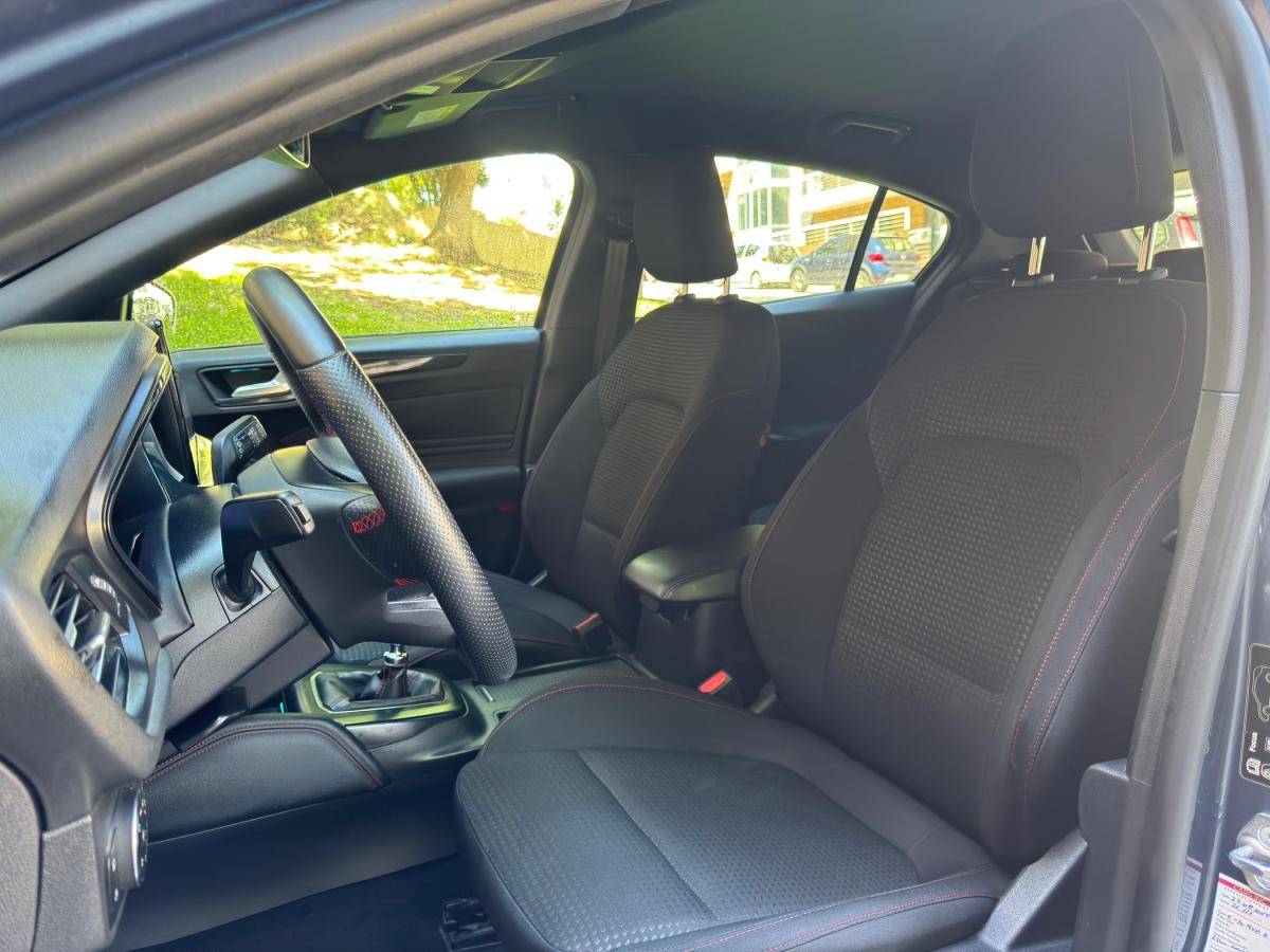 ford-focus-2022-hibrido-a-gasolina-999cc