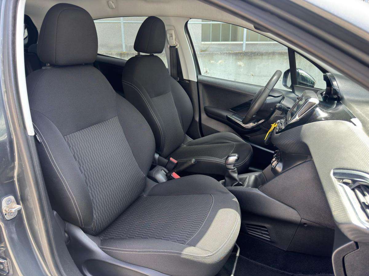 peugeot-208-2017-gasolina-1199cc