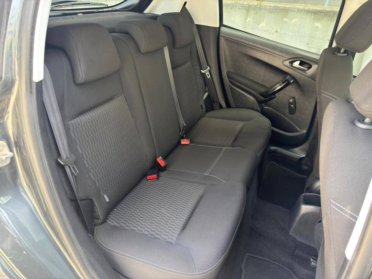peugeot-208-2017-gasolina-1199cc
