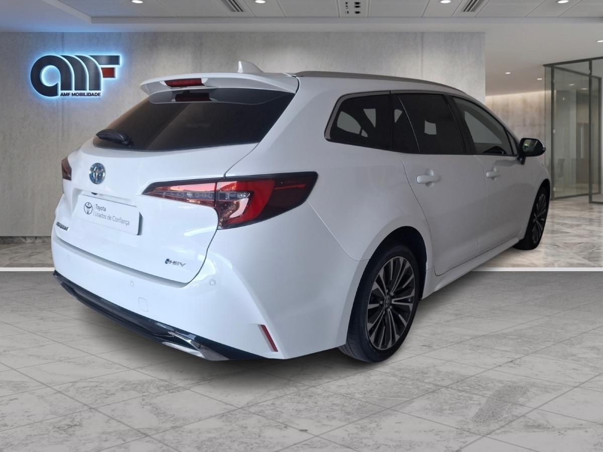 toyota-corolla-2024-hibrido-a-gasolina-1798cc