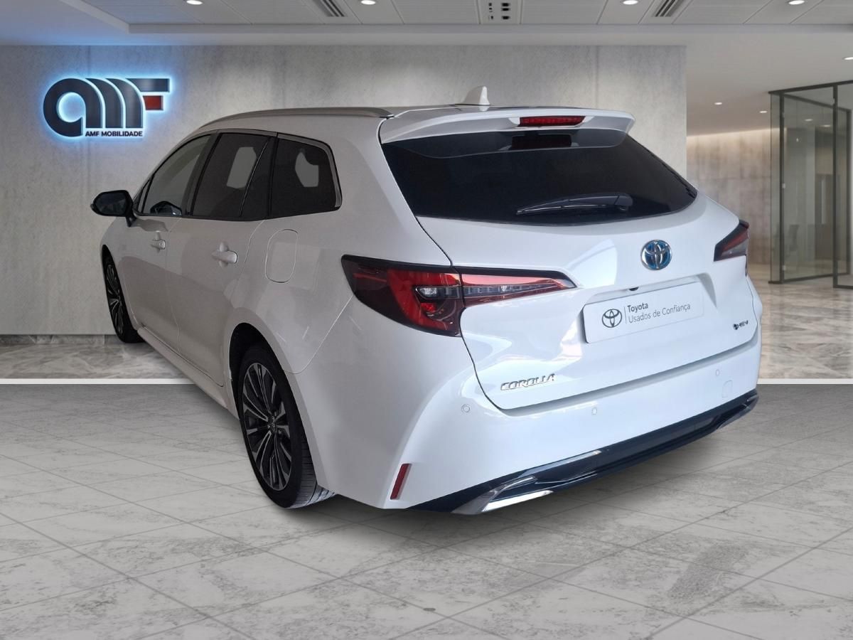 toyota-corolla-2024-hibrido-a-gasolina-1798cc