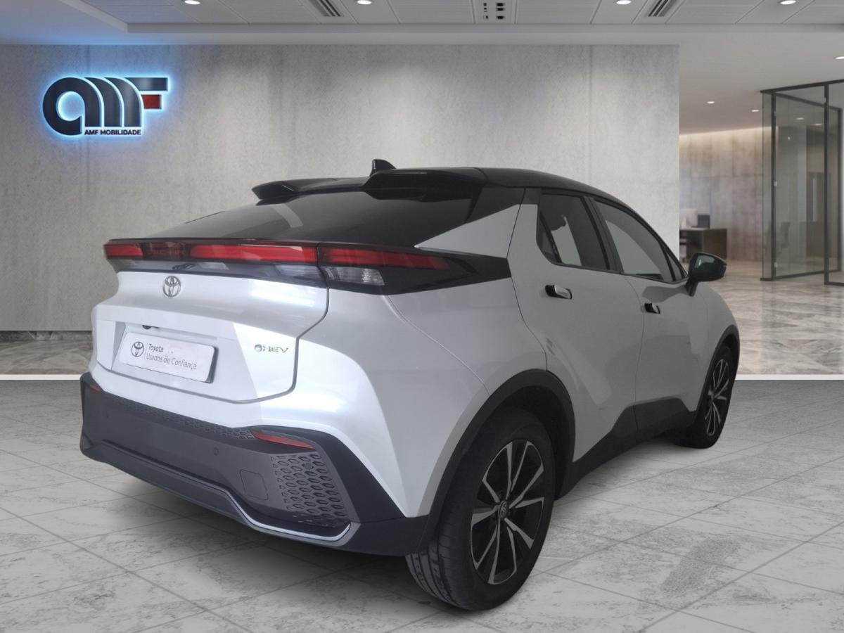toyota-c-hr-2025-hibrido-a-gasolina-1798cc