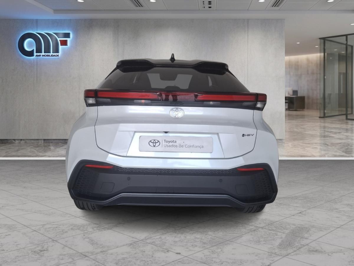 toyota-c-hr-2025-hibrido-a-gasolina-1798cc