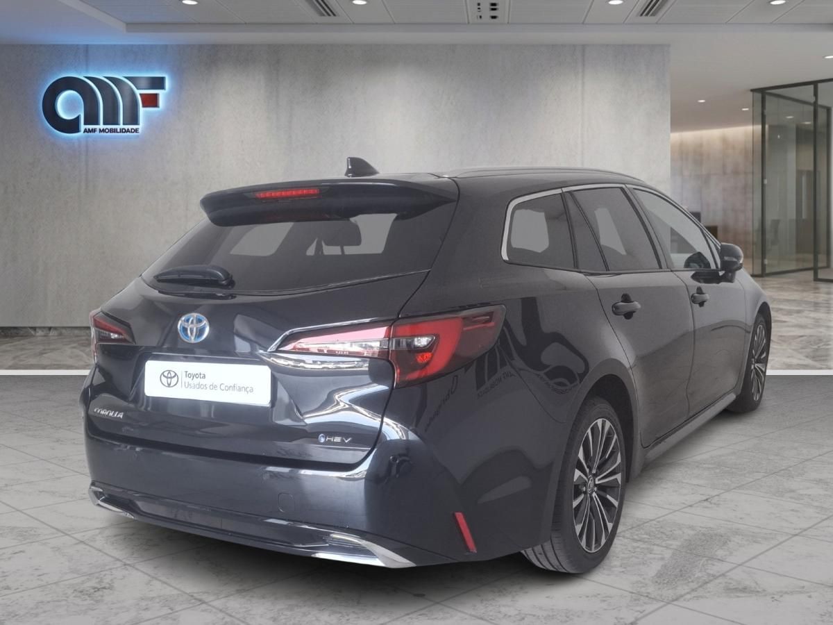toyota-corolla-2024-hibrido-a-gasolina-1798cc