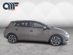 toyota-auris-2016-hibrido-a-gasolina-1798cc