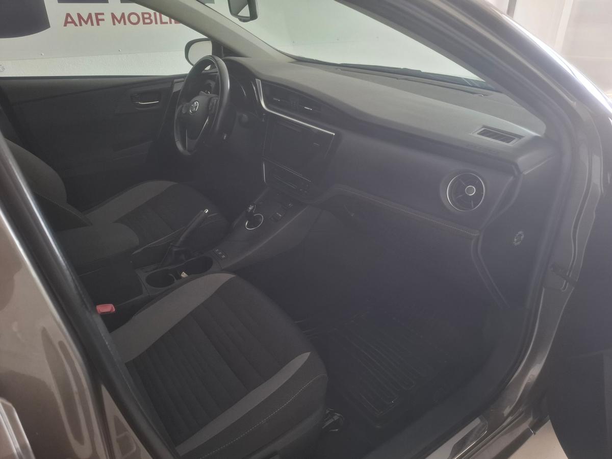 toyota-auris-2016-hibrido-a-gasolina-1798cc