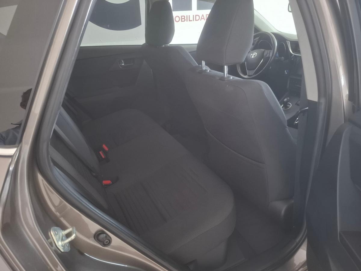 toyota-auris-2016-hibrido-a-gasolina-1798cc