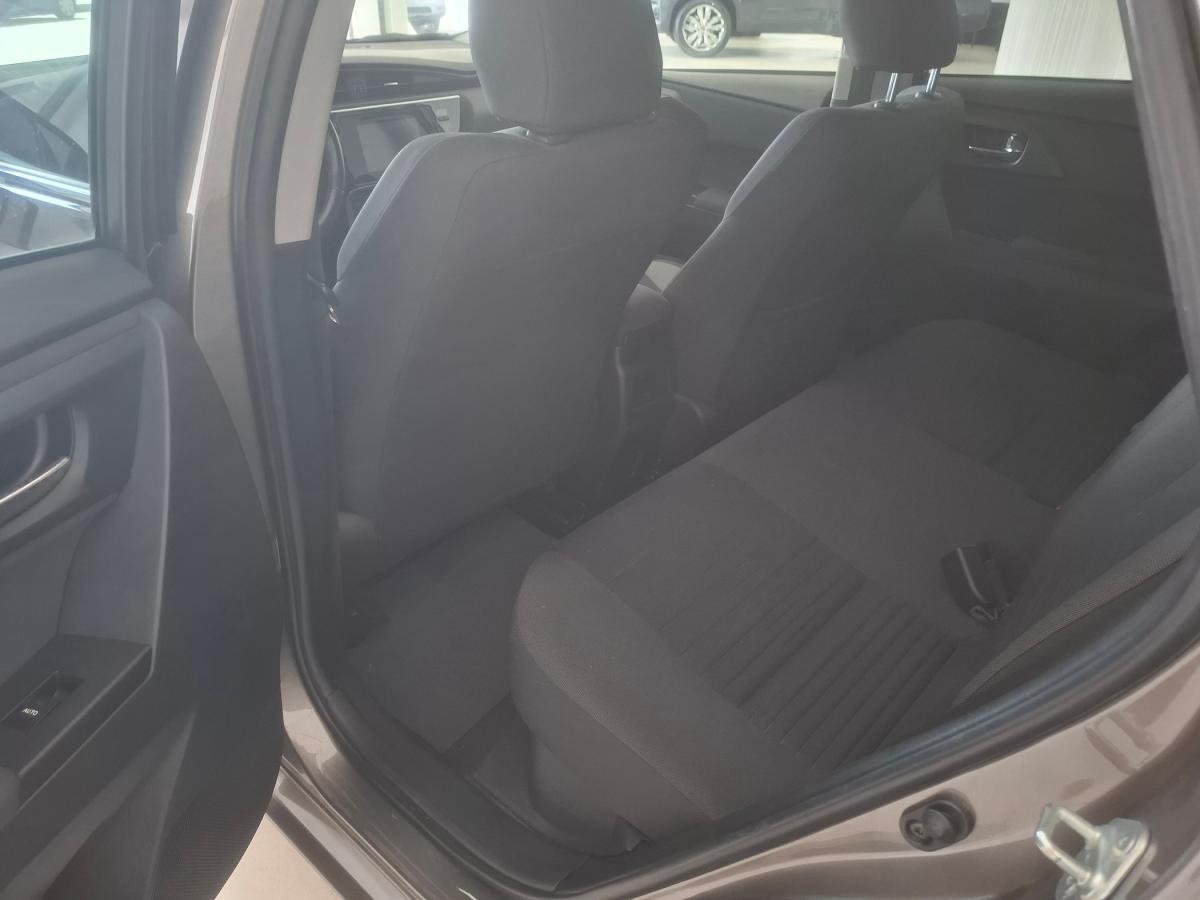 toyota-auris-2016-hibrido-a-gasolina-1798cc