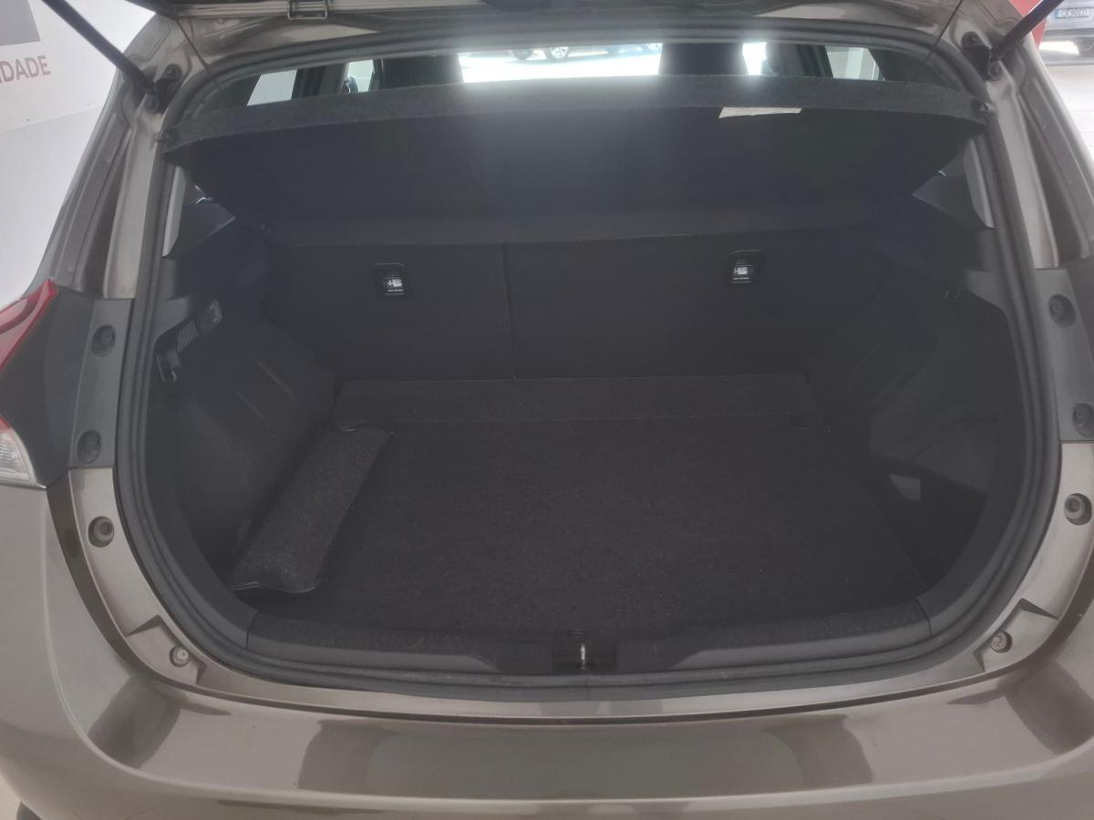 toyota-auris-2016-hibrido-a-gasolina-1798cc