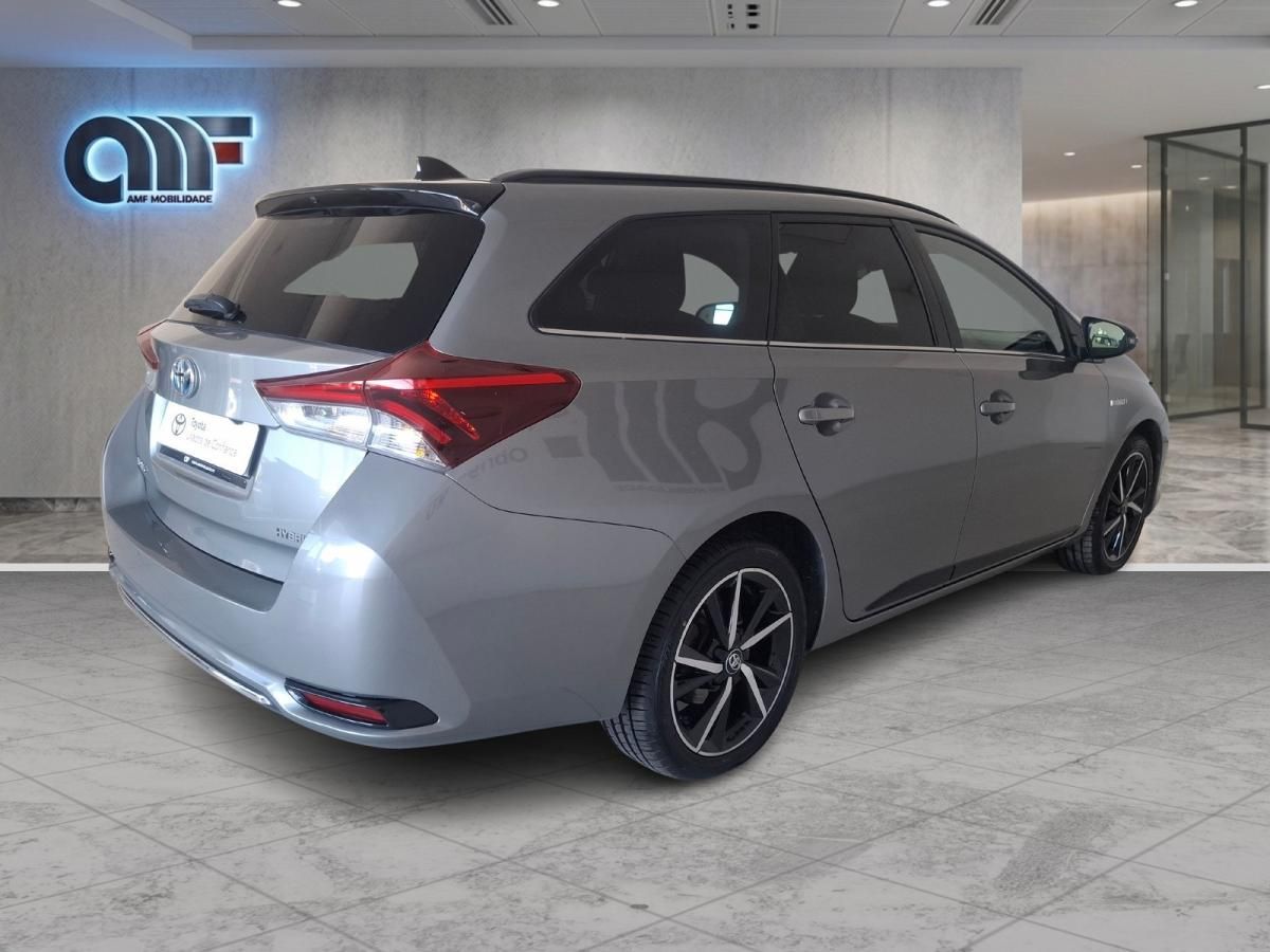 toyota-auris-touring-sports-2017-hibrido-a-gasolina-1798cc