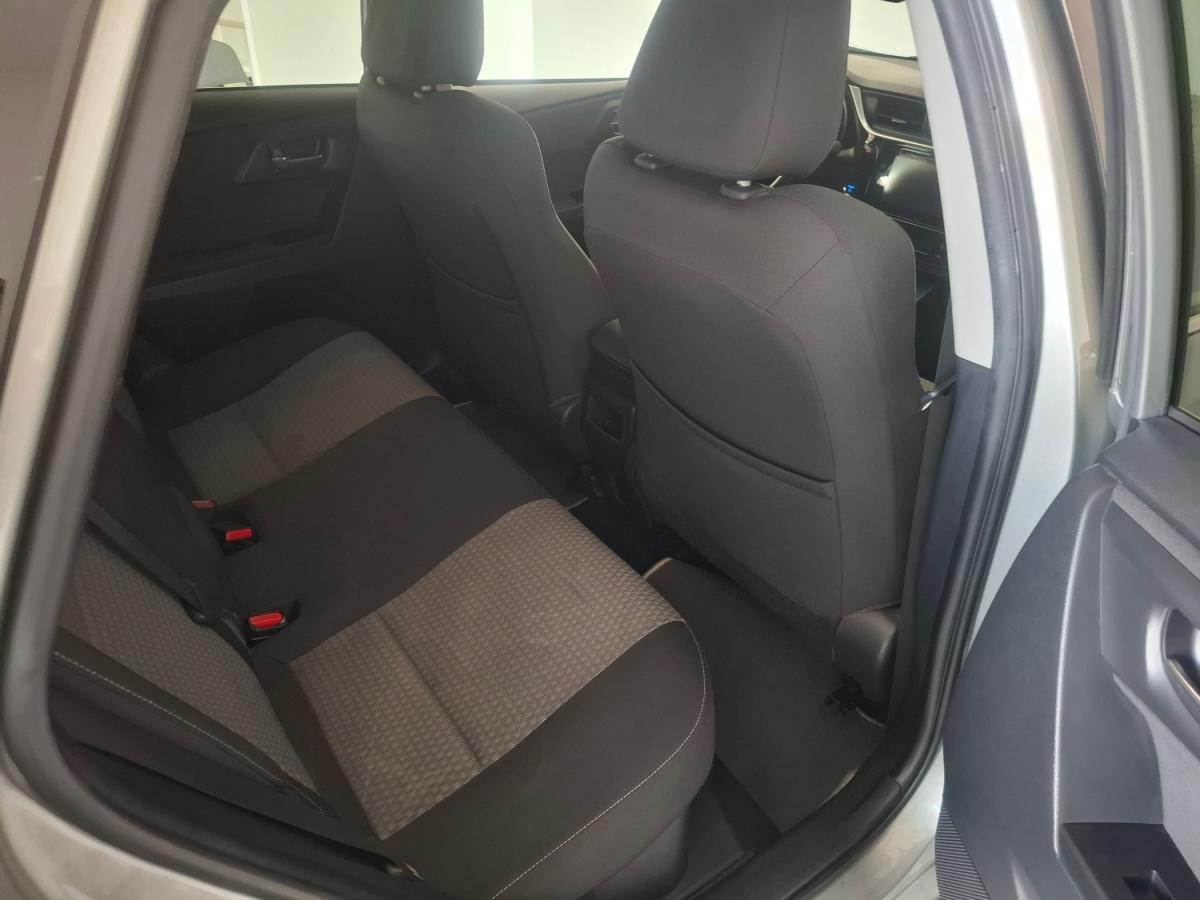 toyota-auris-touring-sports-2017-hibrido-a-gasolina-1798cc