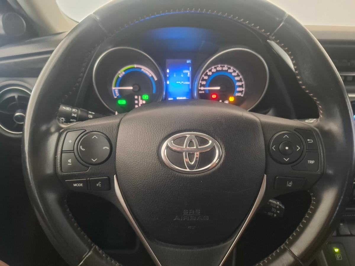 toyota-auris-touring-sports-2017-hibrido-a-gasolina-1798cc