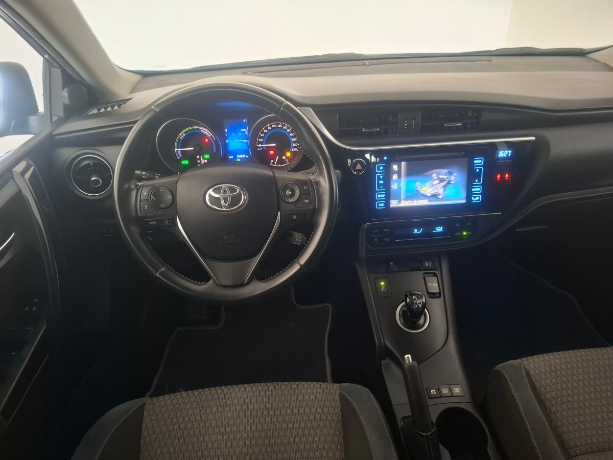toyota-auris-touring-sports-2017-hibrido-a-gasolina-1798cc