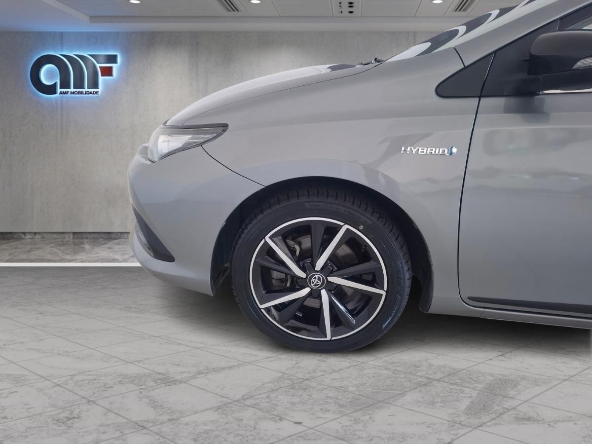 toyota-auris-touring-sports-2017-hibrido-a-gasolina-1798cc