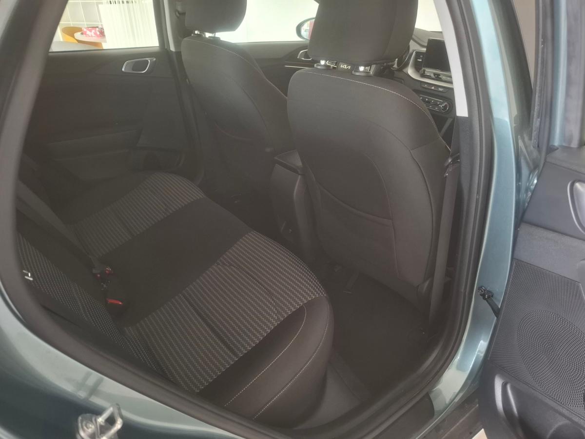 kia-xceed-2025-gasolina-998cc