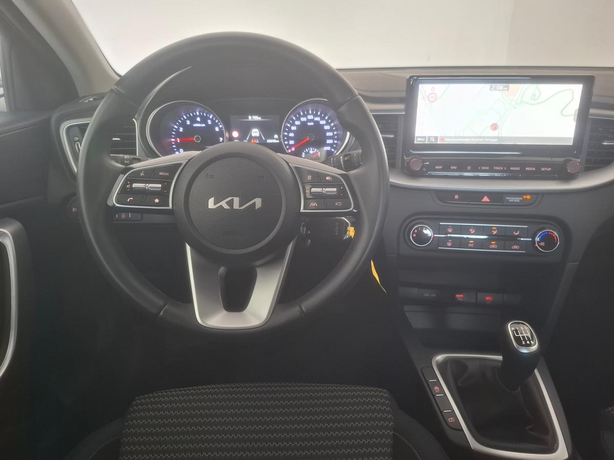 kia-xceed-2025-gasolina-998cc